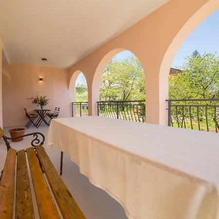 Raspolic Apartment